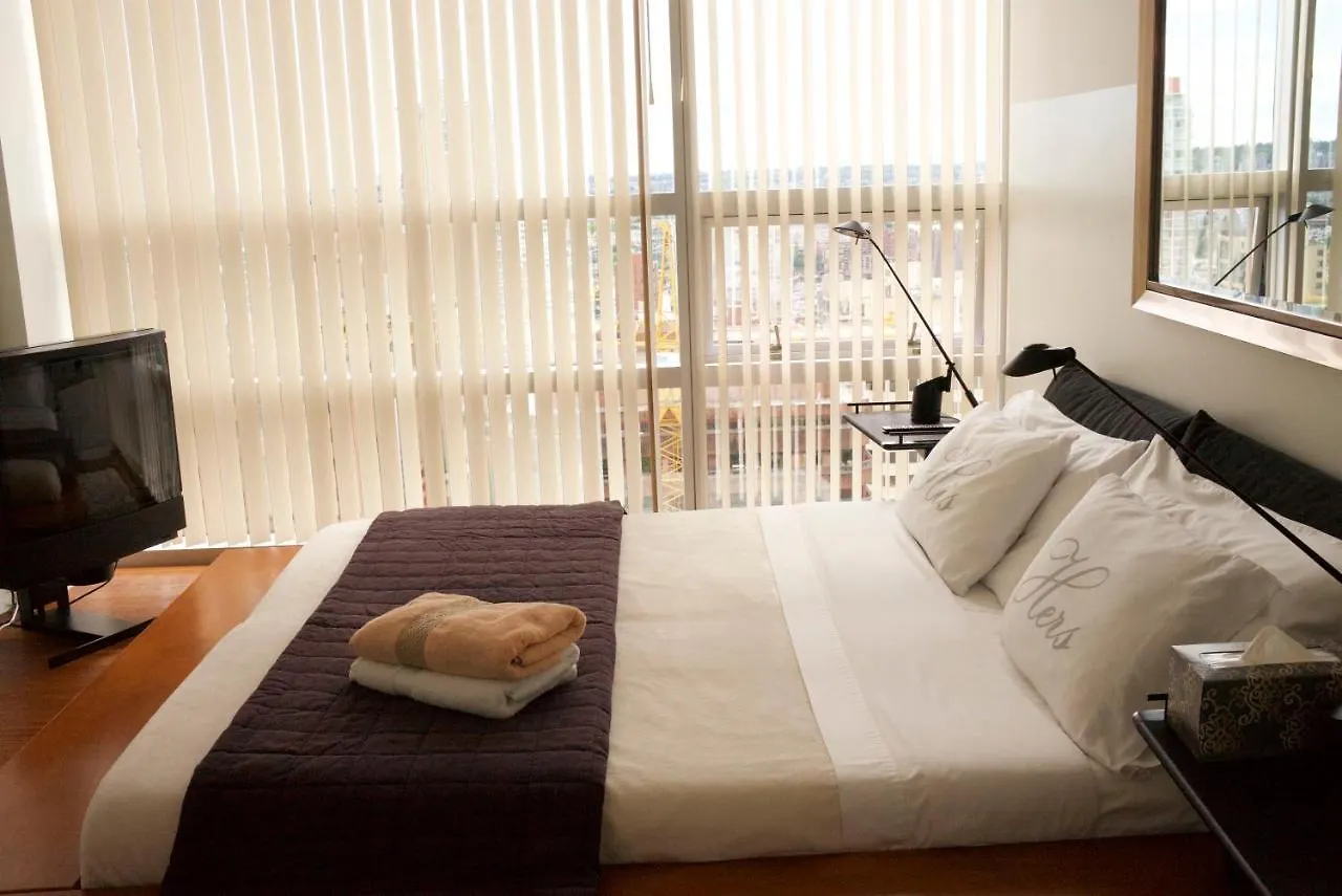 Your Alternative To A Five Star Hotel - Premium Location 0*, Vancouver Canada